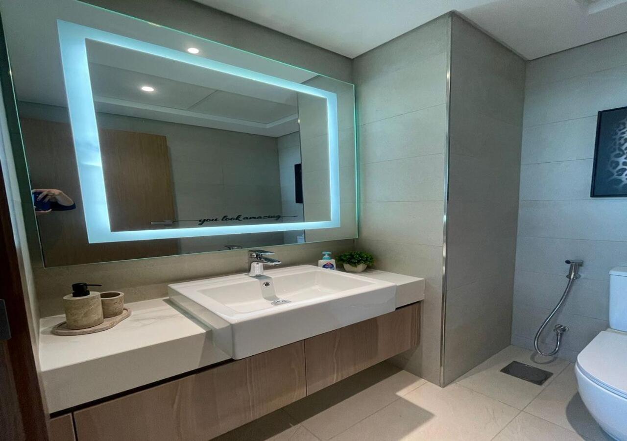 Greek Views 1 Bedroom Azizi With Terrace Dubai