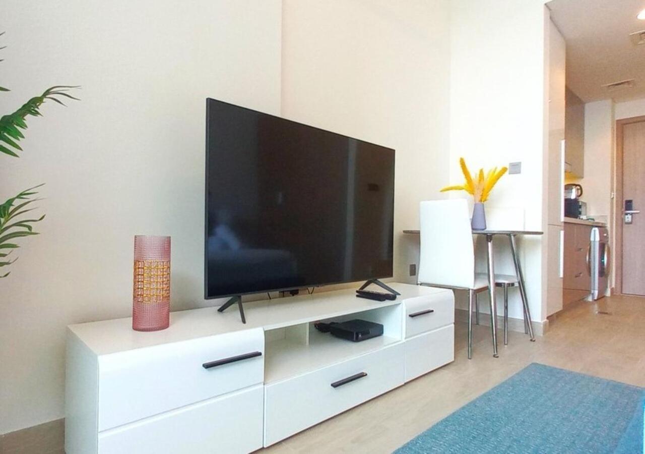 Greek Views 1 Bedroom Azizi With Terrace Apartment *