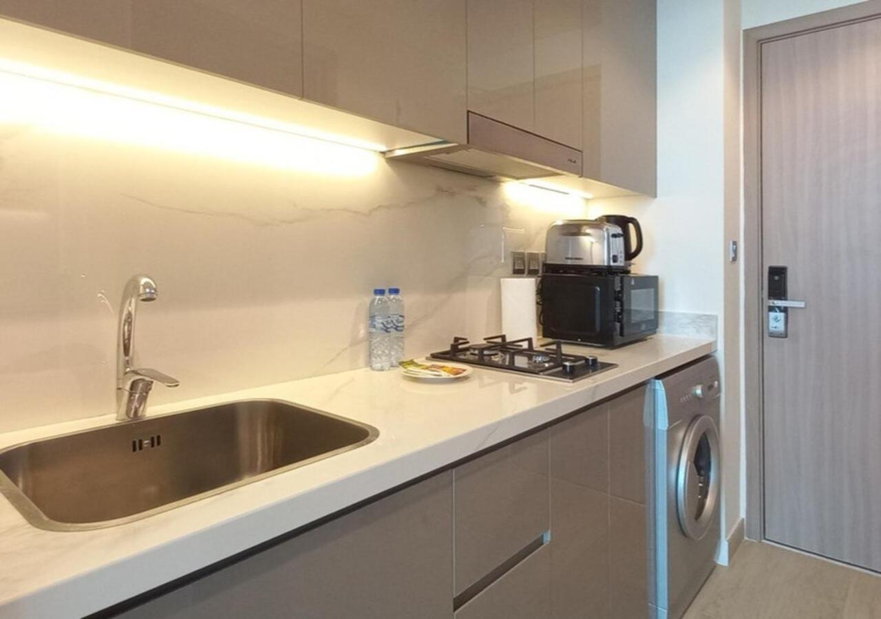 Greek Views 1 Bedroom Azizi With Terrace Apartment